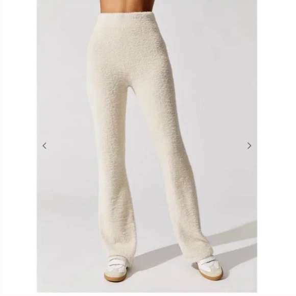 BNWT Carbon38 Fuzzy/Furry Feather Eyelash Lounge Pants Trousers Athleisure - Picture 1 of 4